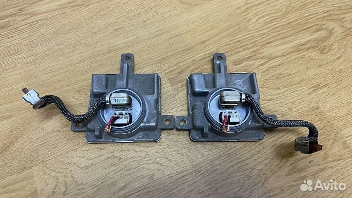 Блок розжига ксенона оригинал Audi 8K0941597e