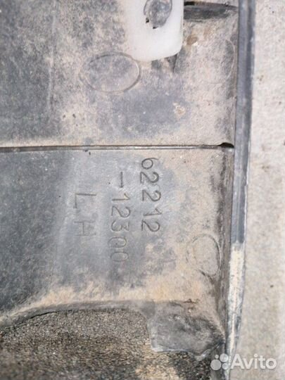 Накладка на стойку передняя левая Honda Accord 4D