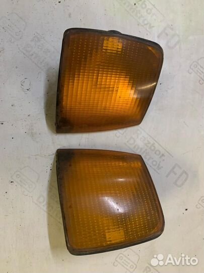 Повторитель передний Volkswagen Passat B3 1988