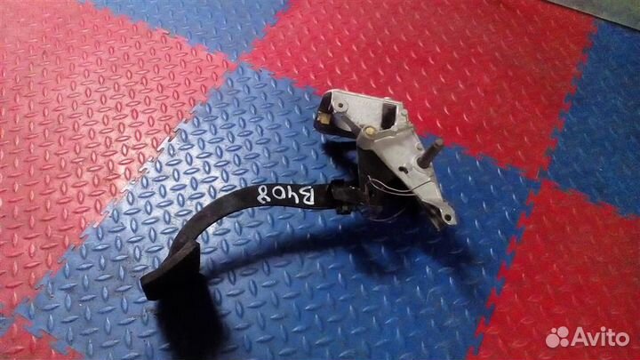 Педаль тормоза BMW X3 E83