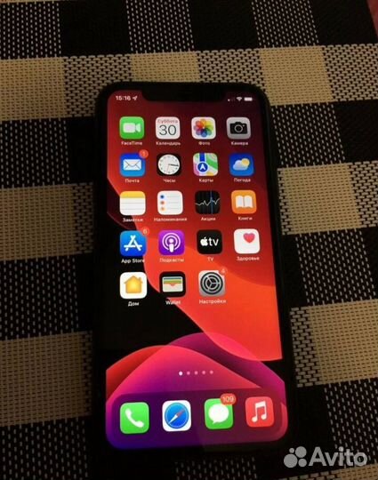 iPhone 11, 64 ГБ