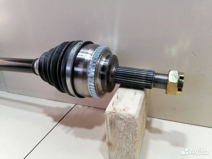 Привод передний левый Toyota Prius NHW20 2010