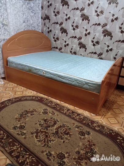 Кровать двухспальная