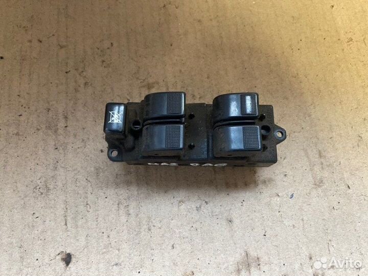 Блок управления стеклоподъемниками передний левый