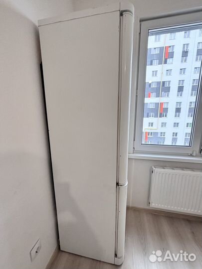 Холодильник indesit на запчасти