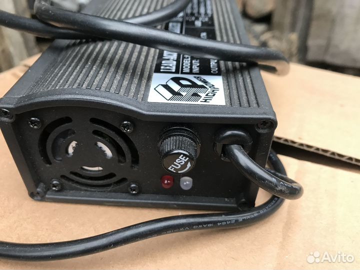 Lead acid battery charger