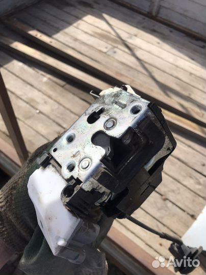 Замок передней левой двери фиат альбеа