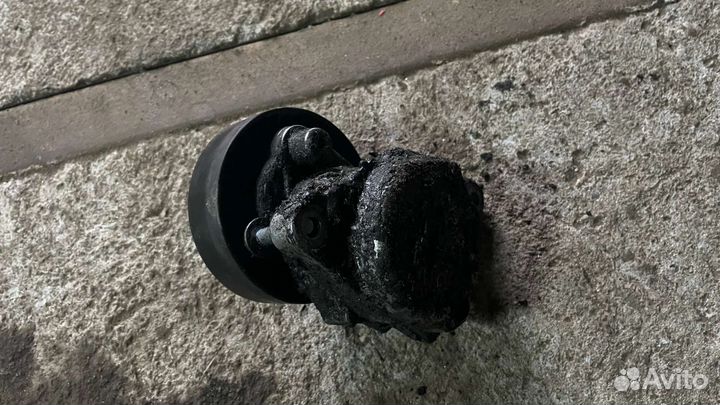 Натяжной ролик mercedes w202