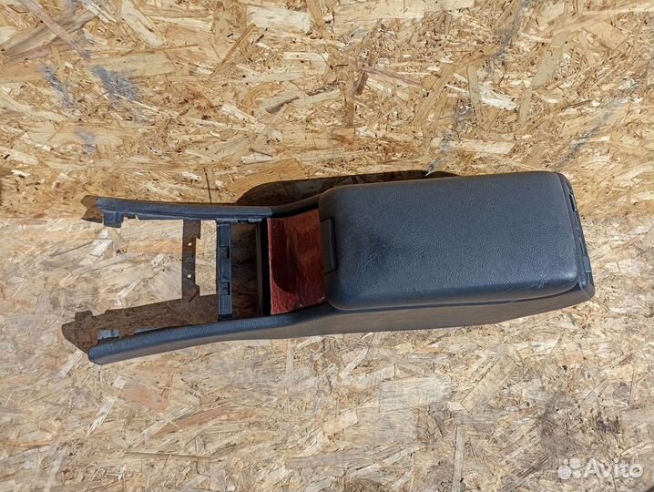 Подлокотник Mercedes W210