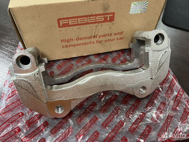 Скоба тормозного суппорта Mitsubishi