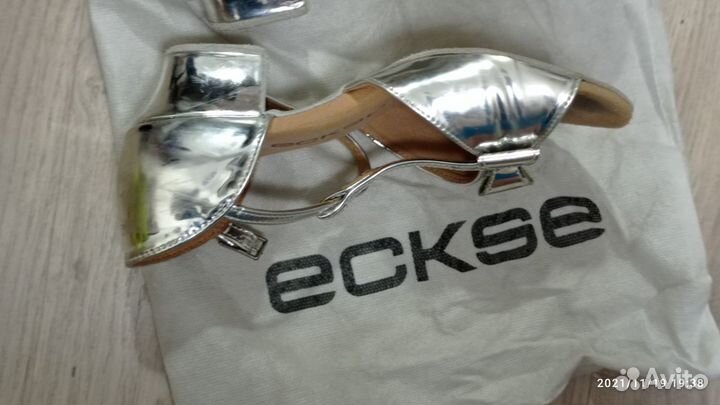 Туфли для бальных танцев. Цвет -серебристый