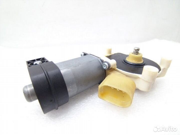 Моторчик стеклоподъемника передний правый Bmw