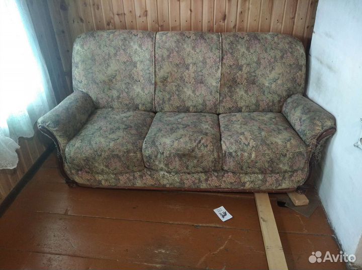 Диван и два кресла