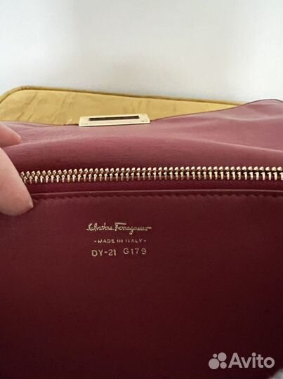 Сумка Salvatore Ferragamo красного цвета