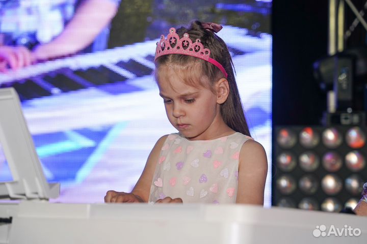 Вокал, фортепиано, гитара, театр, укулеле