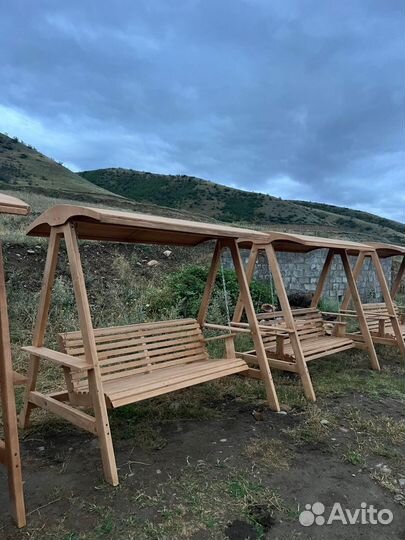 Деревянные садовые качели