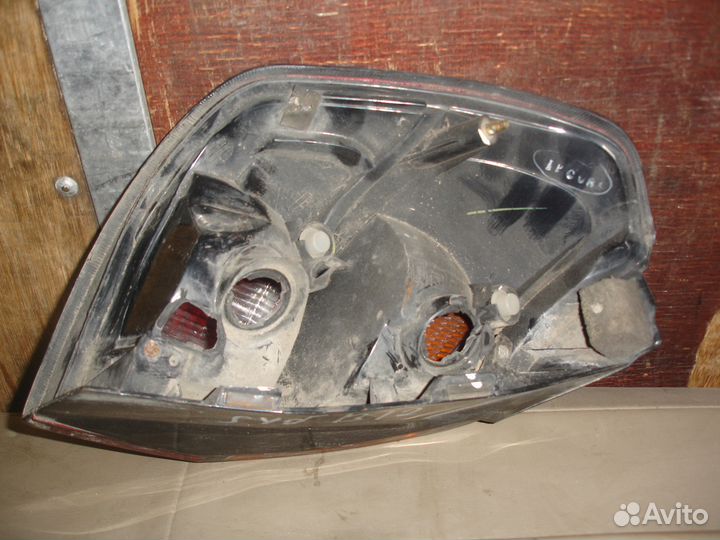 Фонарь задний прав Subaru Legacy Outback B12 98-03