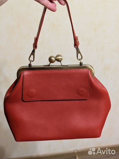 Сумочка на фермуаре kakutani