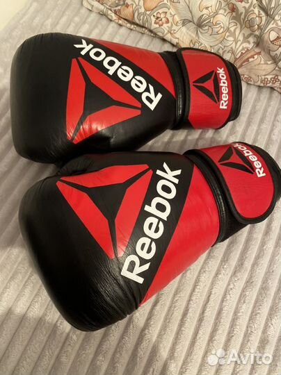 Боксерские перчатки reebok