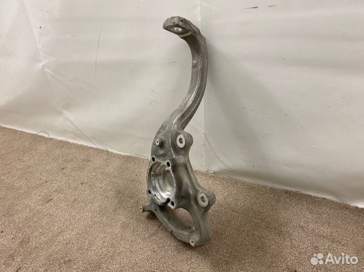 Кулак поворотный передний левый Mercedes-Benz