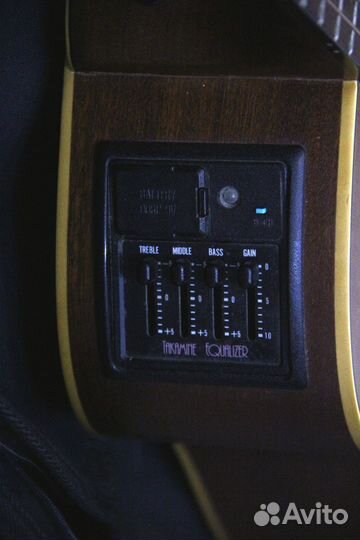 Электроакустическая гитара Takamine EGS 330SC