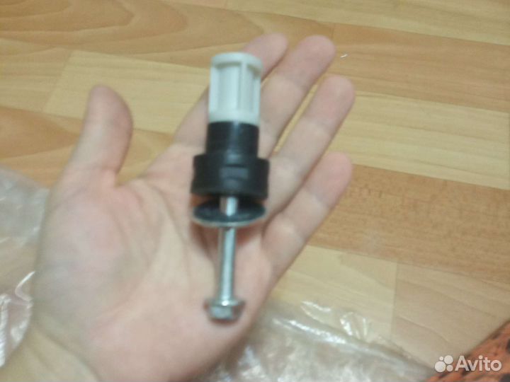 Транспортировочный крепеж для холодильника