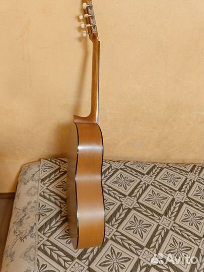 Классическая гитара yamaha c40