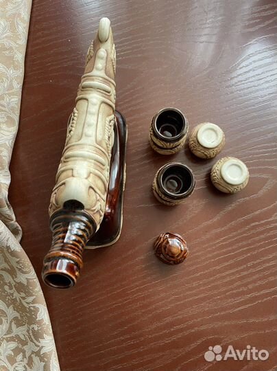 Рог сувенир из белой глины для вина