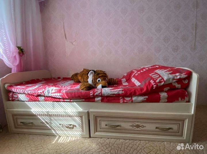 Спальный гарнитур