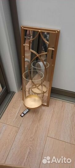 Зеркало с подсвечником