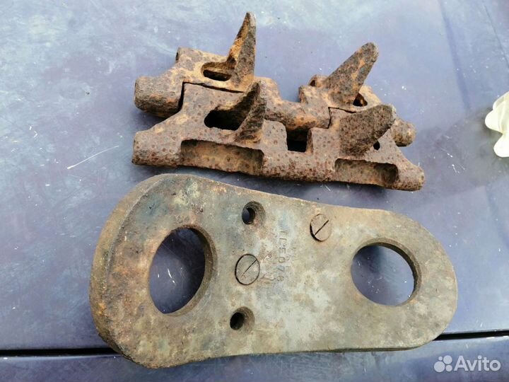 Запчасти от бронетранспартёра Universal