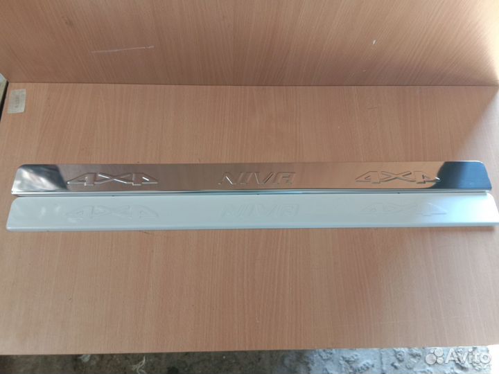 Накладки на пороги LADA Niva 3d (нержавейка)