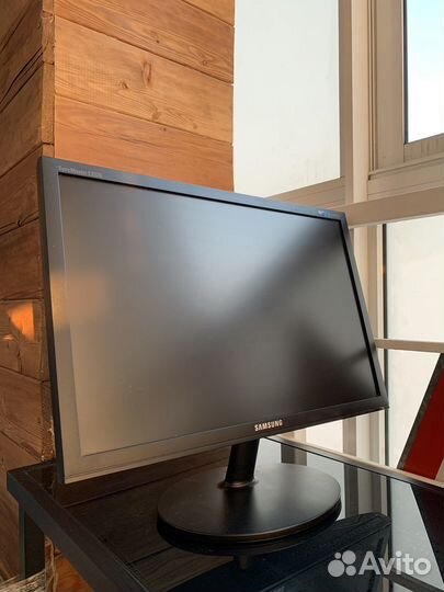 Монитор Samsung syncmaster e2220