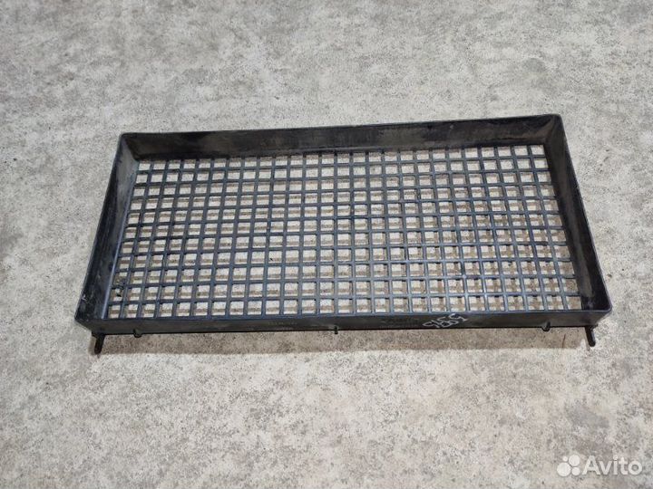 Решотка салонного фильтра Ford Focus 1 седан 2.0I