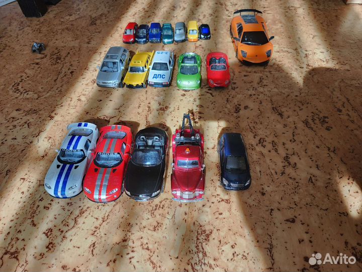 Машинки металлические разные, коллекционные