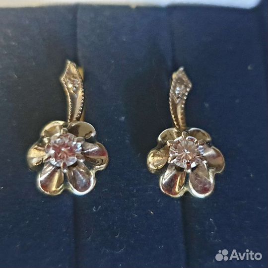 Золотые серьги 750 проба с бриллиантами