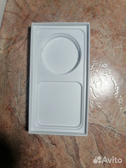 Коробка от iPhone 14 pro
