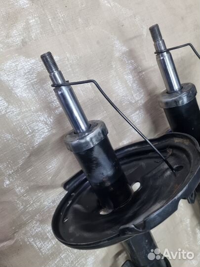 Амортизатор передний Lexus RX toyota