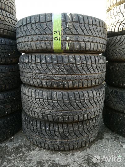 93. Резина Viatti 195/60R16 на дисках зимняя