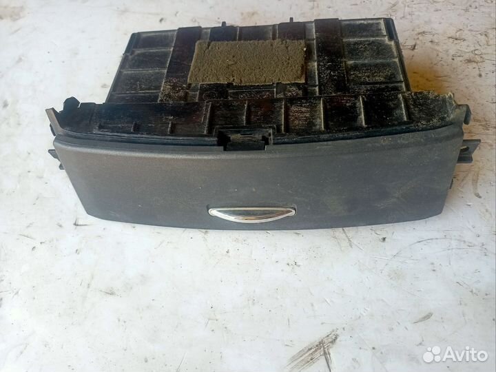 Ящик передней консоли Kia Sorento I