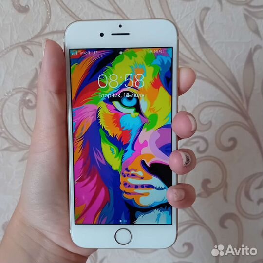 Телефон iPhone 6s