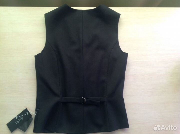 Школьная форма (жилет,юбка,блузка), р-р 42-44, нов