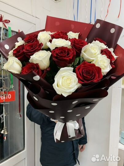 25, 49 эквадорских роз