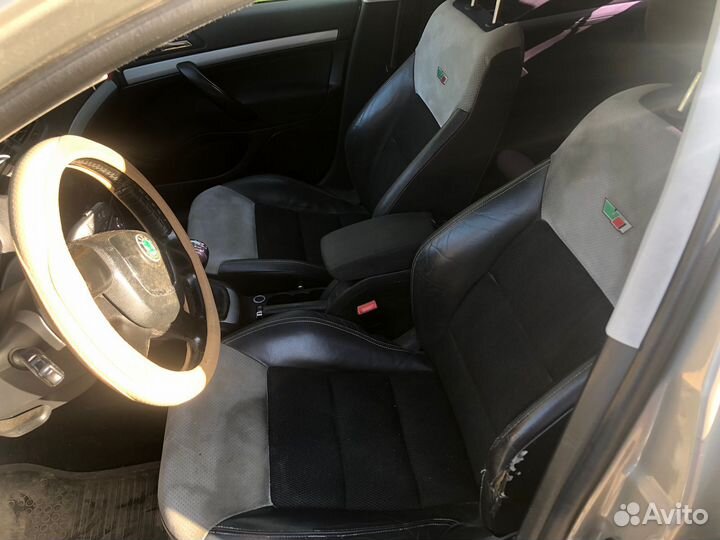 Skoda Octavia 1.6 МТ, 2009, 236 000 км