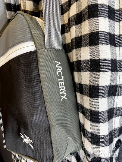 Сумка Arcteryx через плечо серая