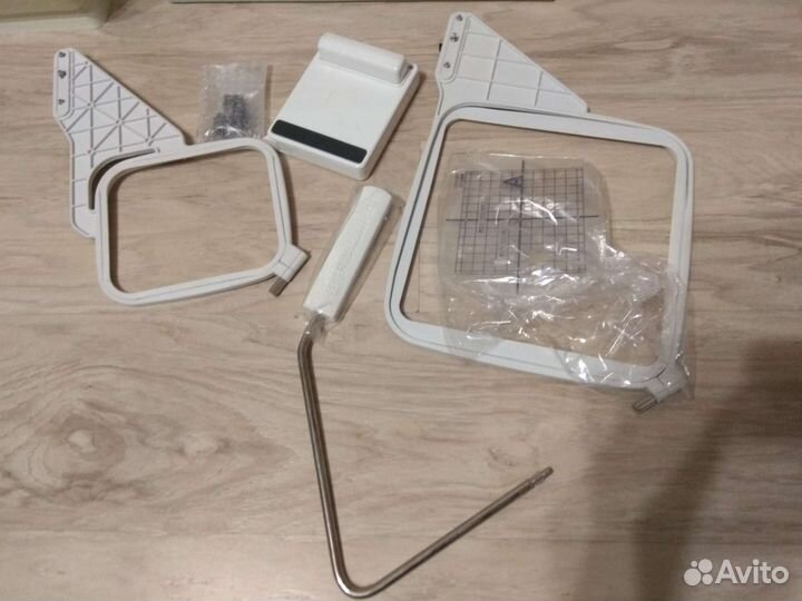 Janome 11000 швейно-вышивальная машина