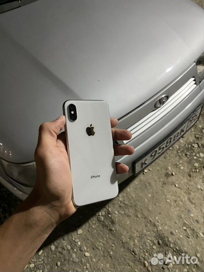 iPhone X, 64 ГБ