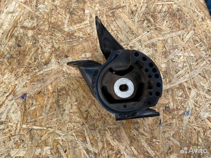 Подушка двигателя левая mazda cx7 2.3t 2007