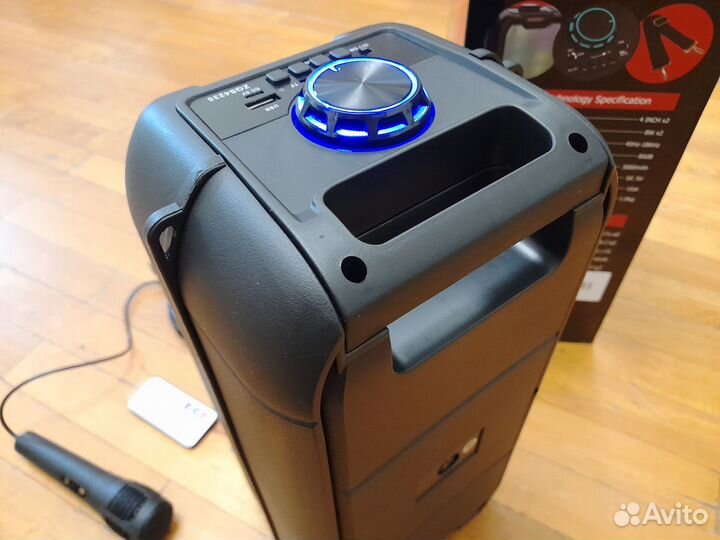 Портативная колонка с караоке