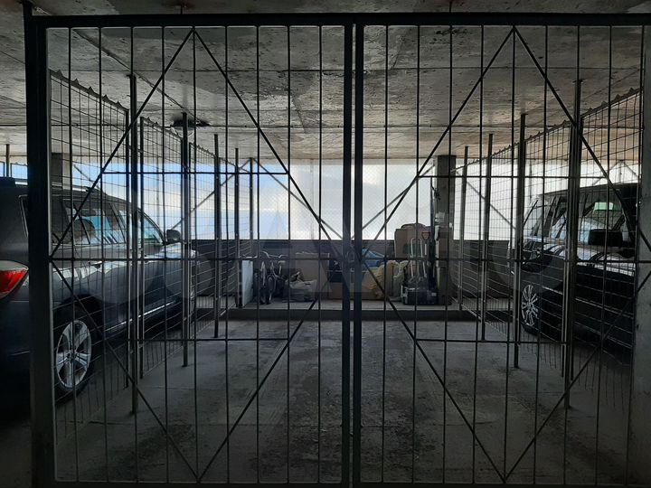 Машиноместо, 20 м²